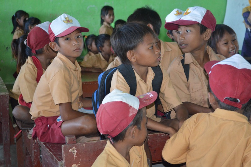 Sekolah terpencil di tepi Pantai Pink, Lombok Timur