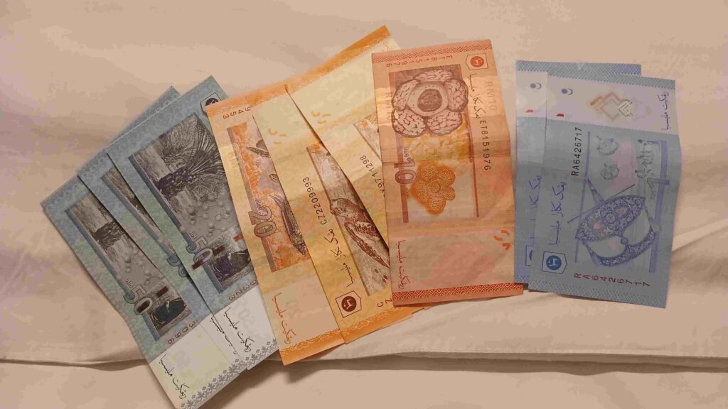 Bentuk Uang Cash Ringgit Malaysia, Solo Traveling ke Kuala Lumpur