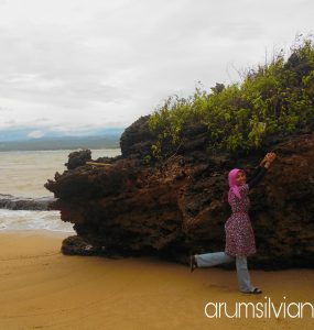 Pantai Santolo