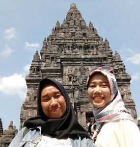 2 Sister in Candi Prambanan