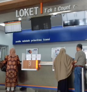 Loket pembelian Tiket KA Prameks