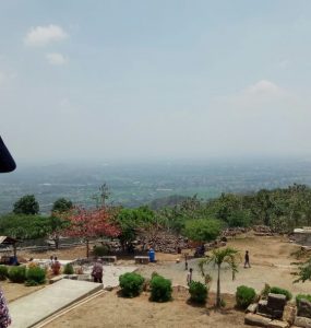 Pemandangan di Bawah Candi Ijo