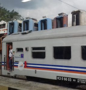 Jalur Kereta Bandung Jakarta Anjlok