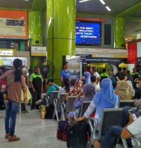 Perbedaan Stasiun Gambir dan Stasiun Pasar Senen