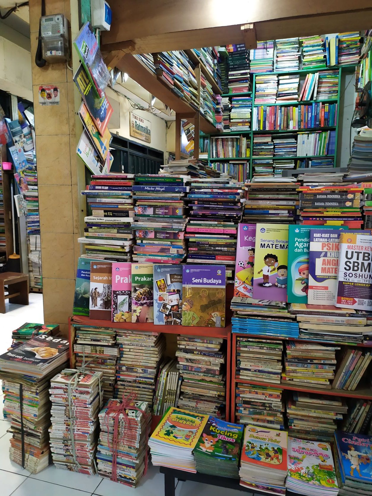 Mencari Harta Karun Di Pasar Buku Wilis Malang Nemu Apa Saja Mencari Harta Karun Di Pasar Buku Wilis Malang Nemu Apa Saja