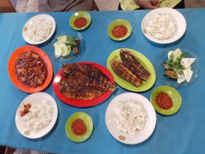 Menu Seafood di Kampung Ujung Labuan Bajo