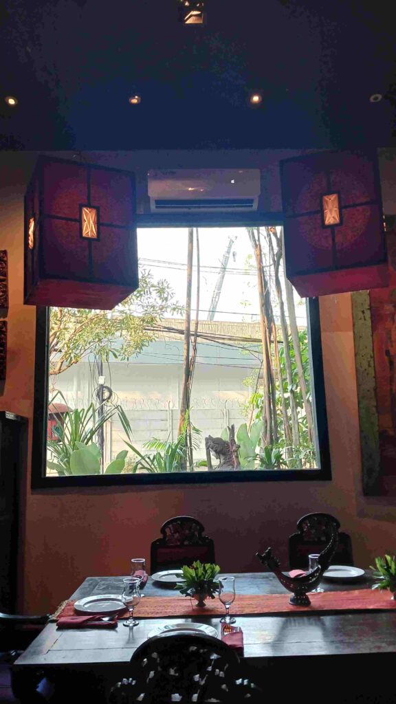 Jendela di ruang peranakan, Kuntskring Paleis