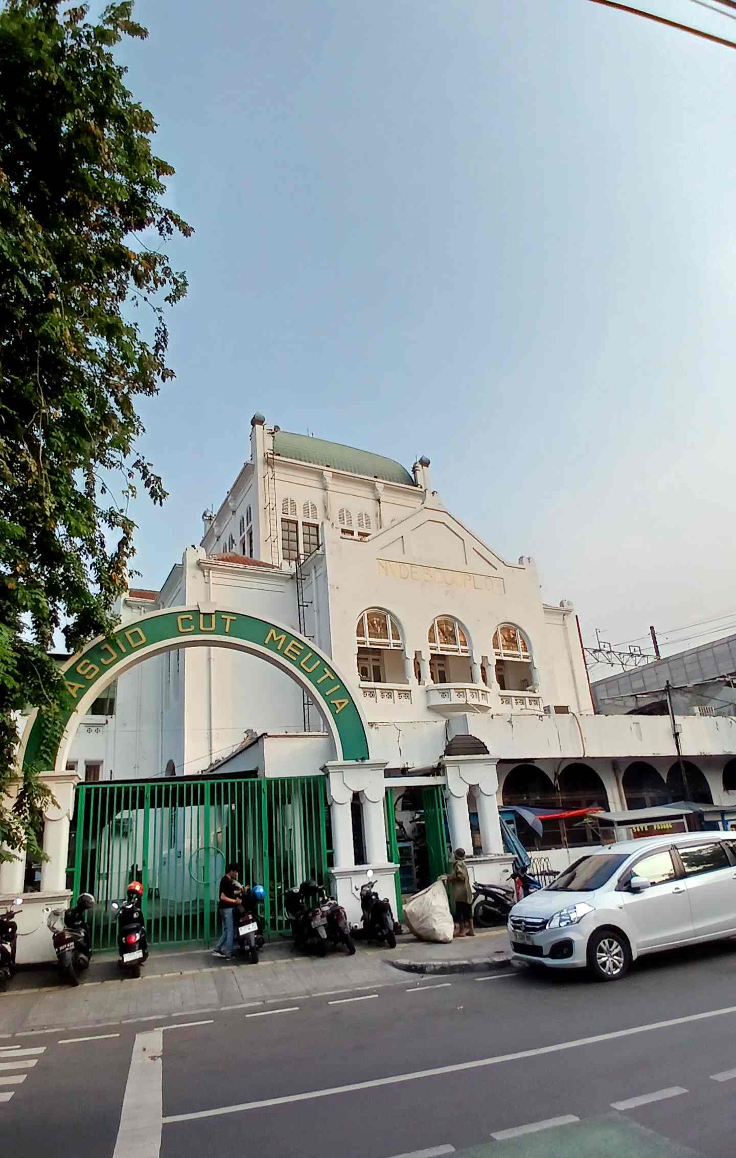 Masjid Cut Meutia Cover