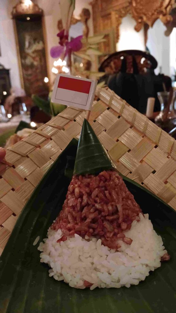 Review Kuntskring Paleis,Nasi Tumpeng Merah Putih Kuntskring Paleis