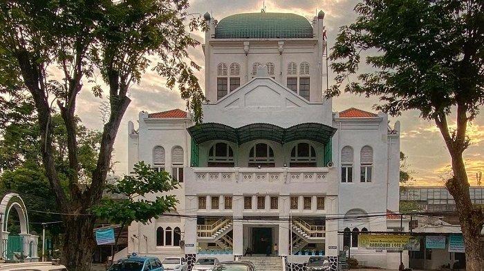 Masjid Cut Meutia Gondangdia Jakarta