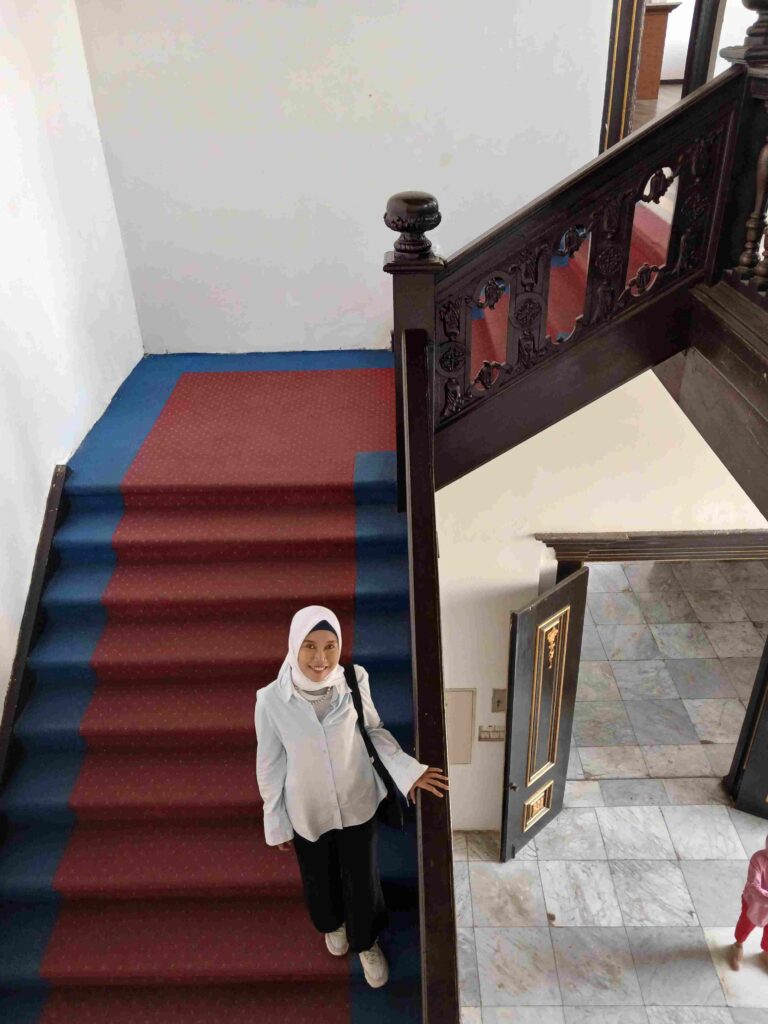 Tangga yang anggun di Rode Winkel