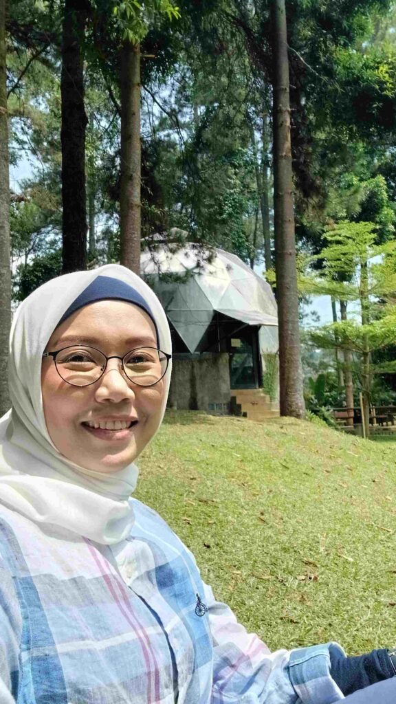 Berjemur di camping Ground Pagerwangi Dome