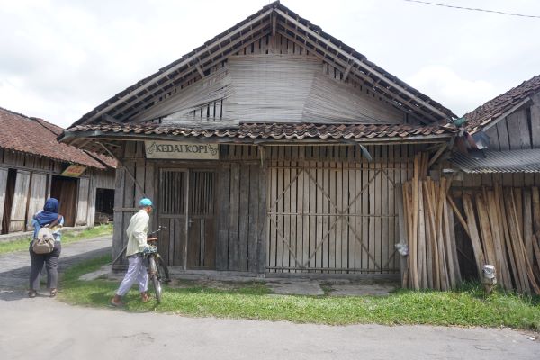 Lokasi Syuting Gadis Kretek, Pasar Kayu Muntilan