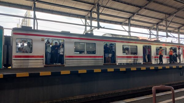 Commuterline Yogyakarta ke Solo