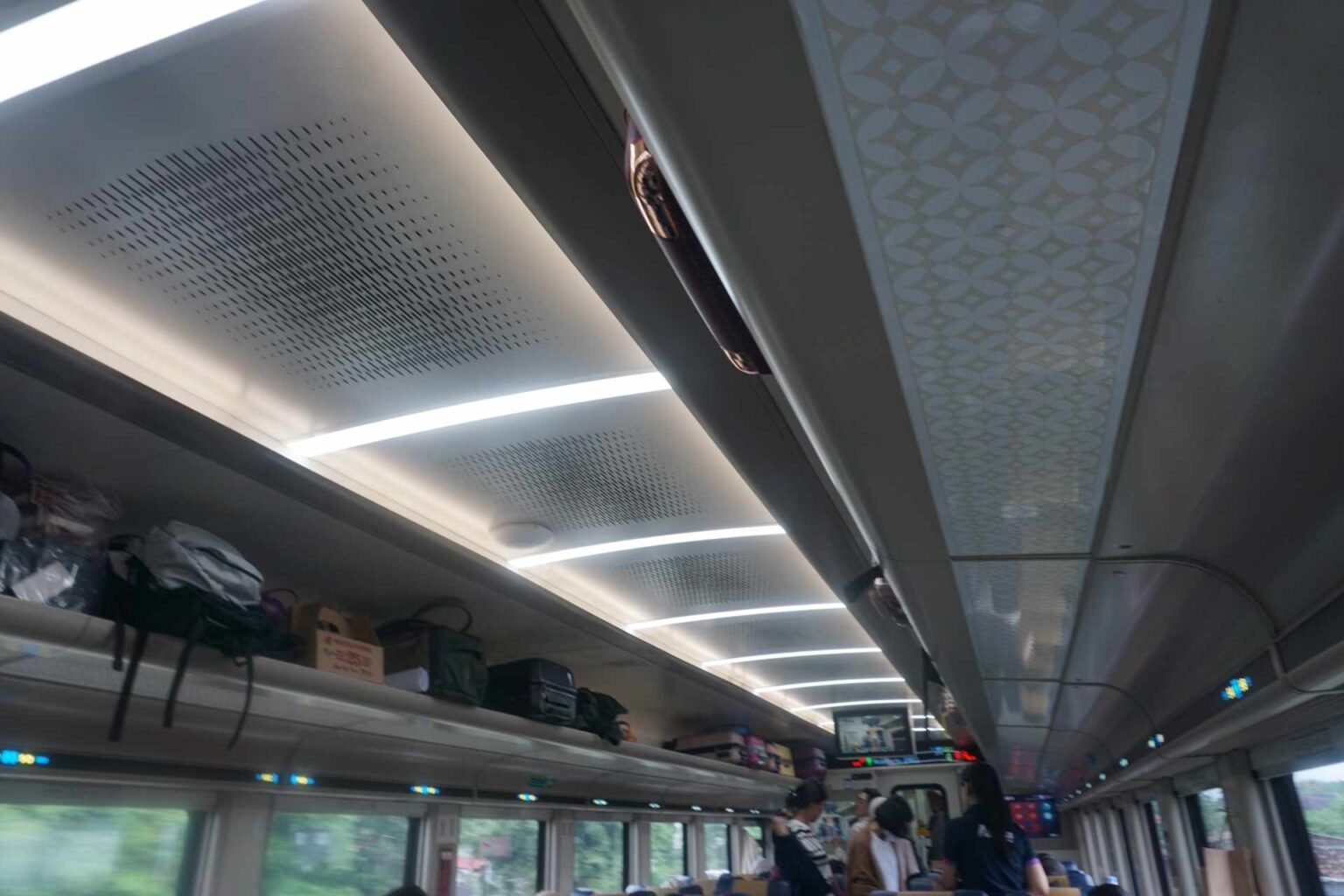 Review Kereta Api Gaya Baru Malam Selatan Ekonomi