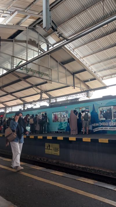 Kondisi Commuterline di Stasiun Lempuyangan