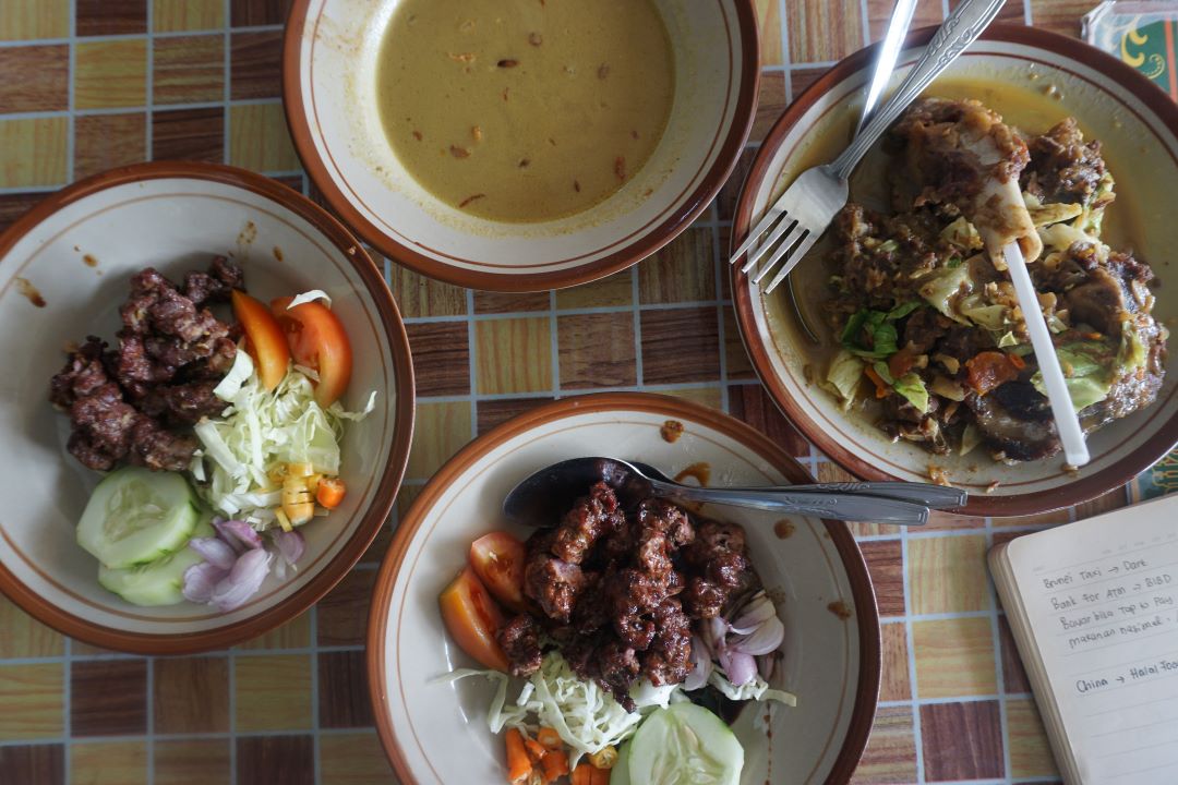 Sate Klathak, Sate Bumbu, Dan Tengkleng di Sate Jambu Muntilan