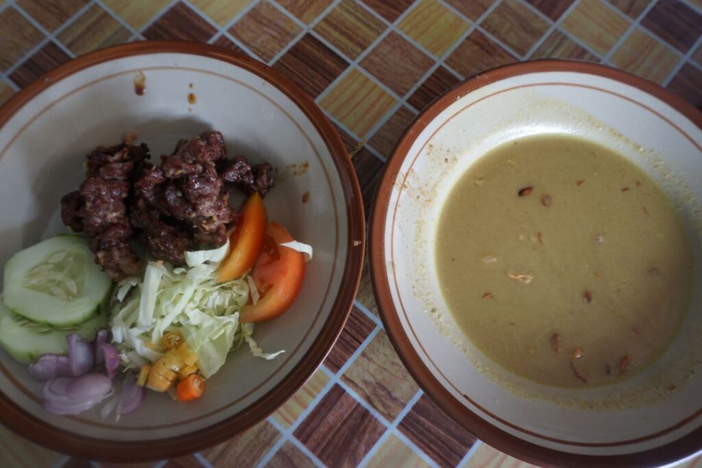 Sate Klathak dengan Kuah Gule, Sate Jambu Muntilan