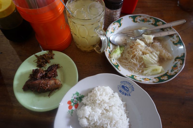 Sop Empal Bu Haryoko, Kuah Sop Bihun, dan Nasi Putih, Review rasa Sop Empal bu Haryoko