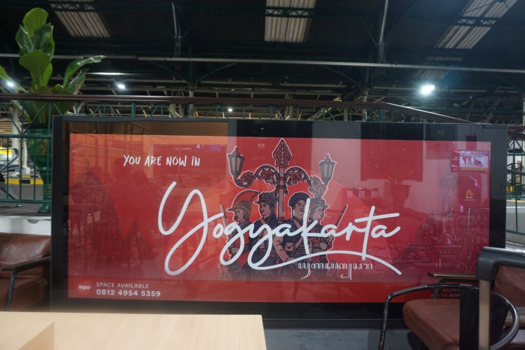 Selamat Datang di Yogyakarta, Stasiun Tugu