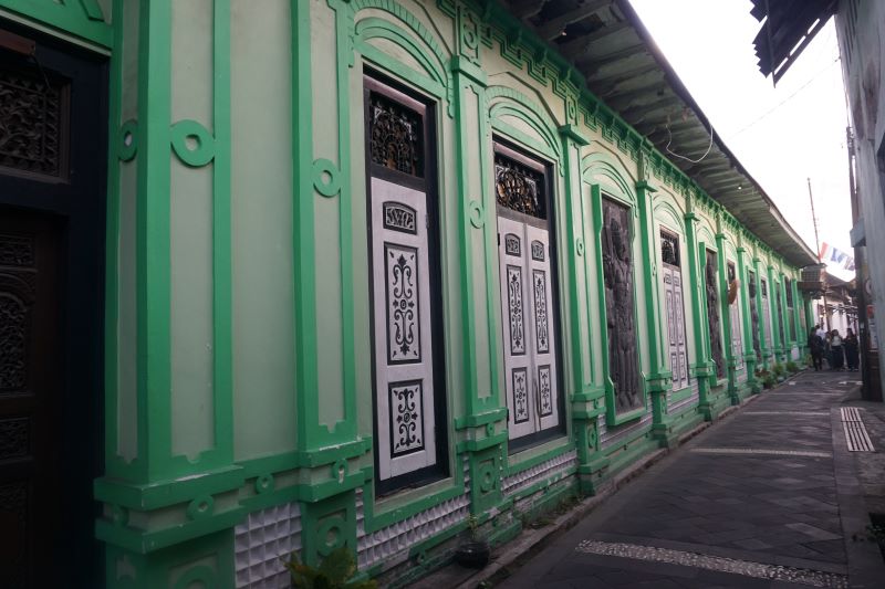 Tampak luar rumah pesik