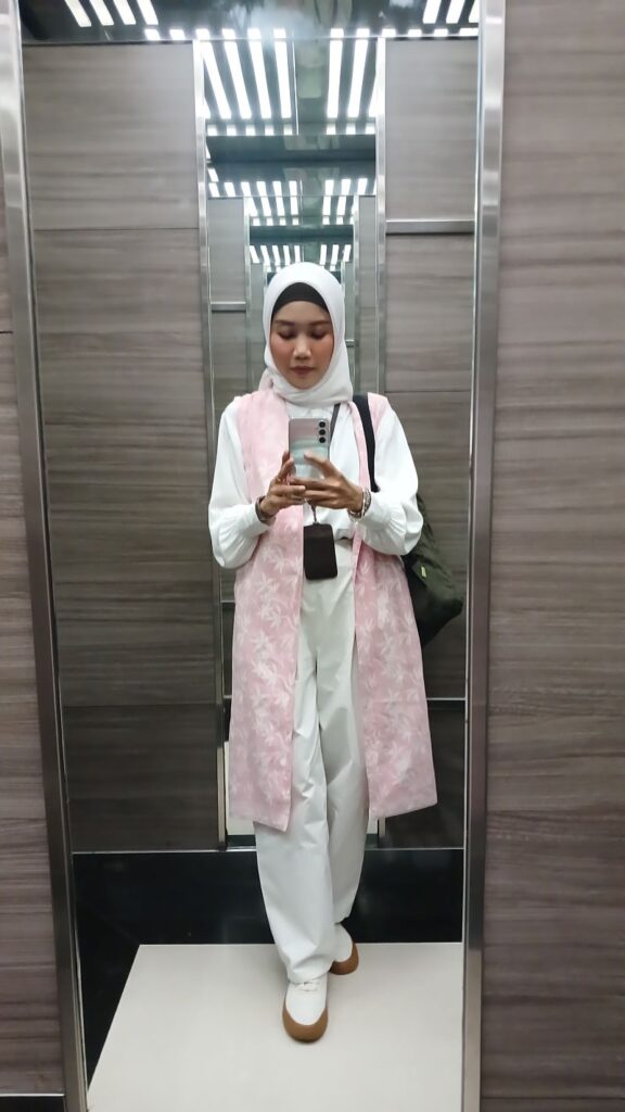 Batik Day, Outfit Kerja di Gading Serpong