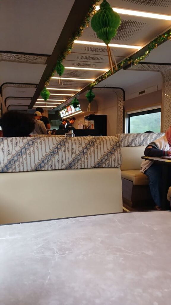 Gerbong Restorasi di KA Parahyangan Fakultatif, BSD ke Bandung Naik Kereta