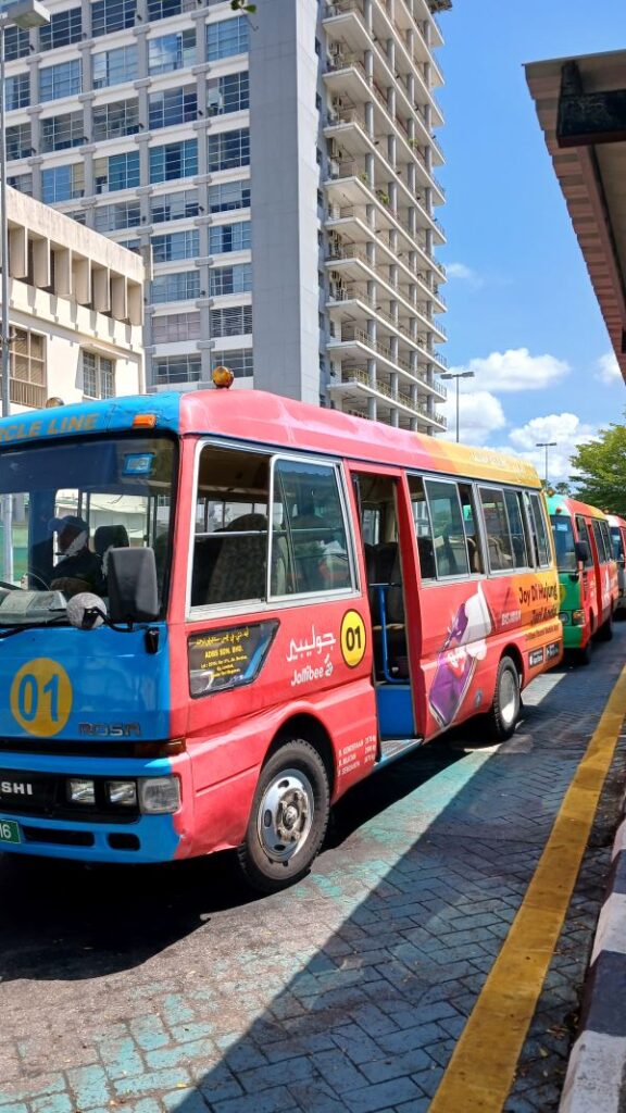 Bus di Bandar Seri Begawan Brunei Darussalam