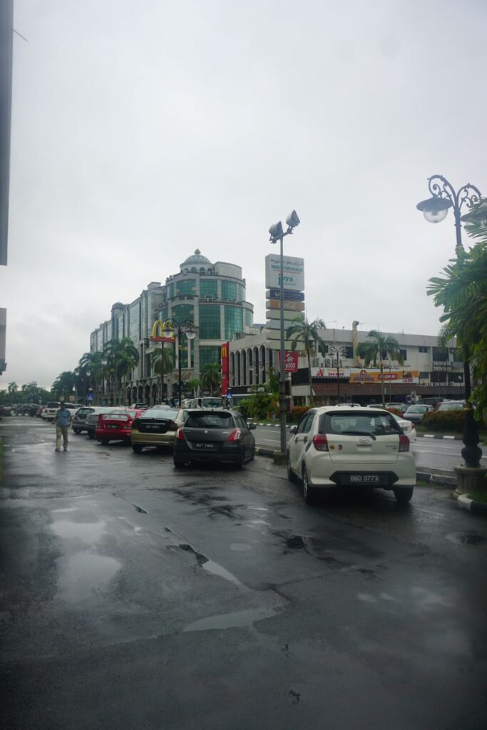 Mall Gadong, Mall terbesar di Brunei Darussalam, Itinerary Brunei Darussalam