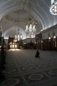 Interior Masjid Omar Ali Saifuddien