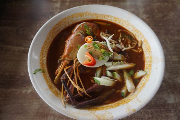 Kuliner khas Brunei: Laksa Brunei dengan udang galah