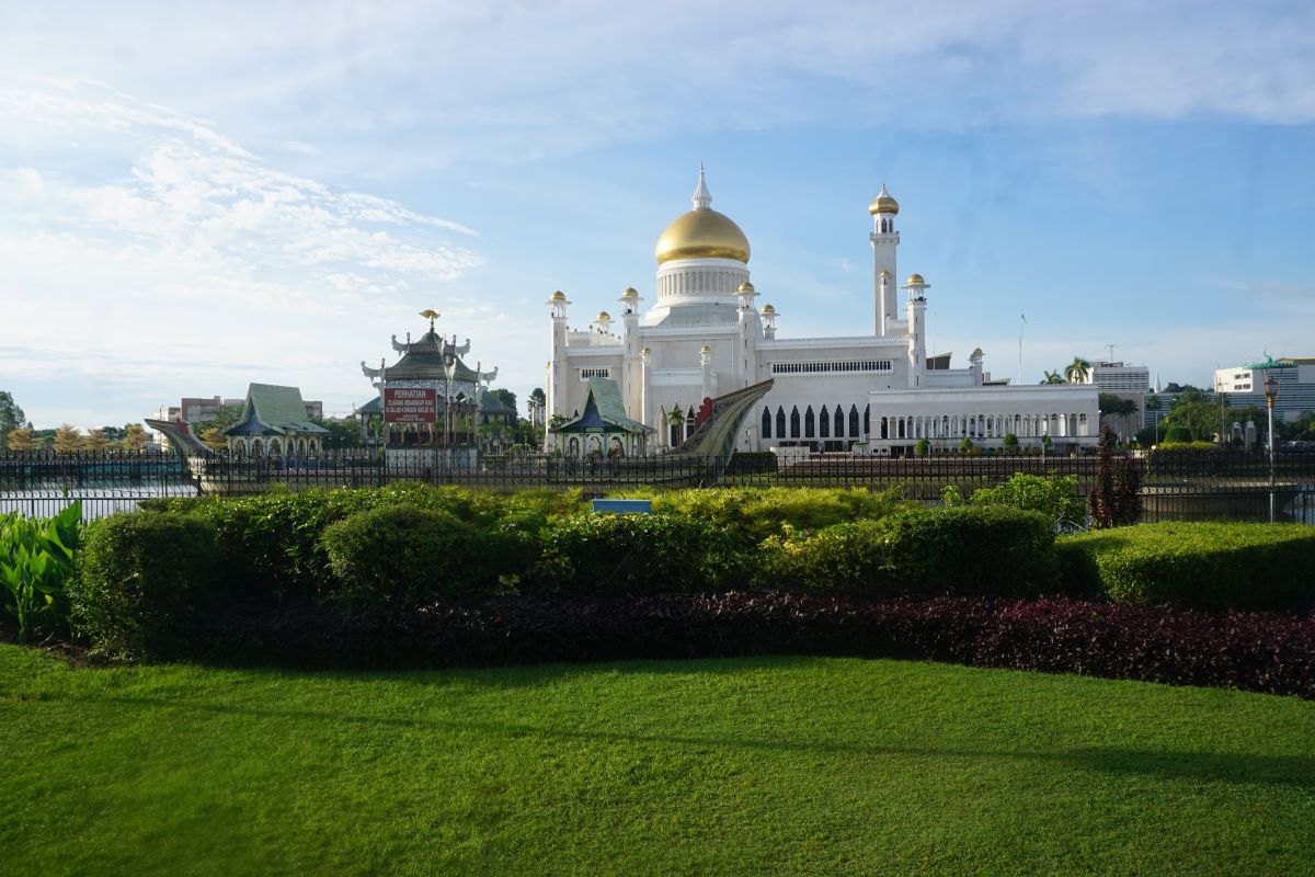 Masjid Omar Ali Saifuddien di Sore hari