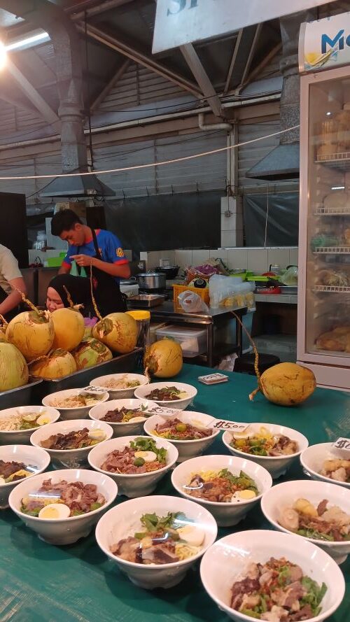 Soto dan Bakso di Gadong Night Market, Kuliner Khas Brunei